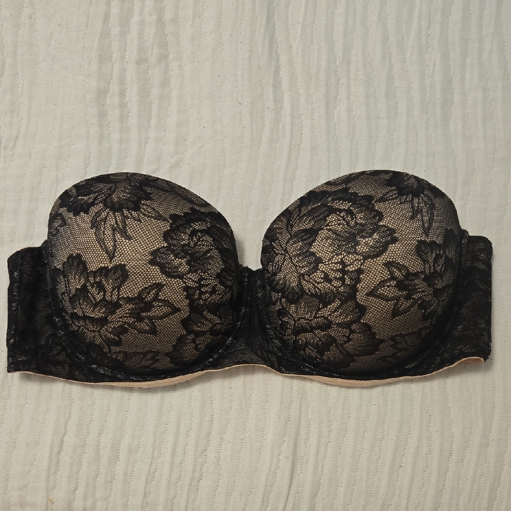 Elegant Black Lace Strapless Bra